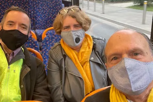 Goldsworth Park Cllrs on new bus